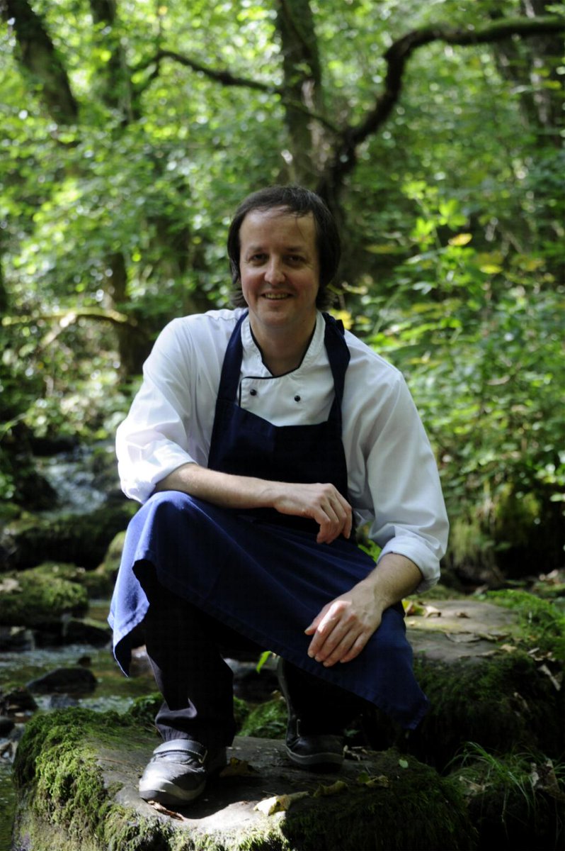 Just 24 hours until our top class chefs are in the Chef's Theatre. At 11:00 Simon King 12:30 Clive Williams 1:30 Liam Whittle  &amp; 2:30 Chris Harrod with 1 Michelin star and 8 AA Rosettes and Professional Masterchef semi finalist between them. What a lineup! #DeanWye