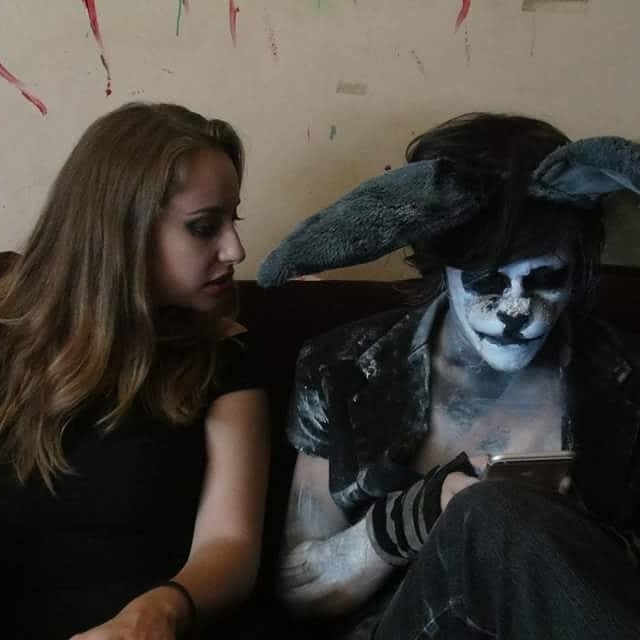 StephenAng0's tweet image. Denise and jack on set of the dark hare