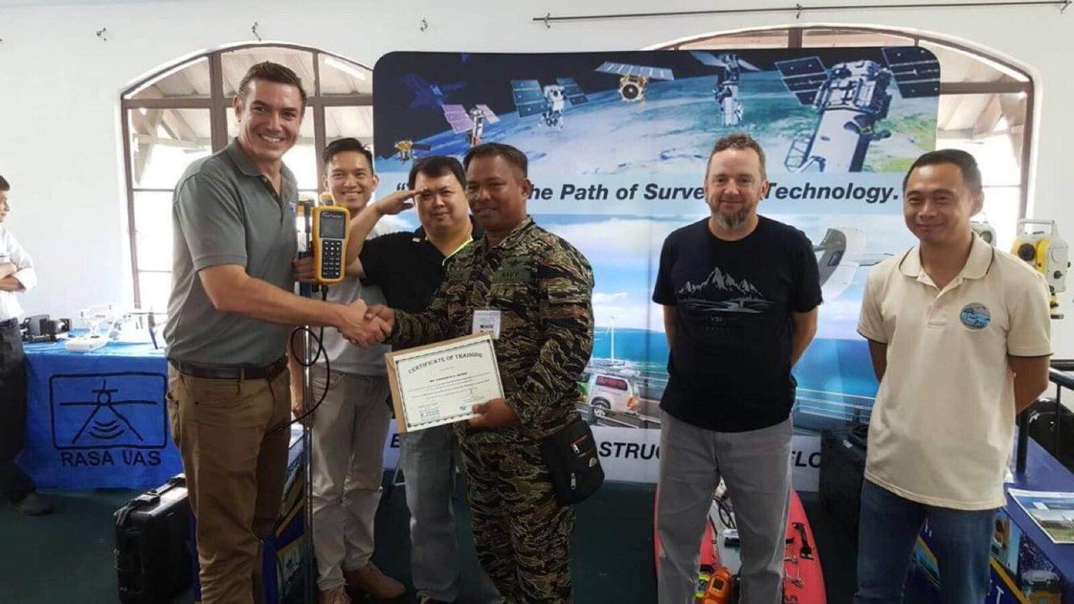 waterflowasia's tweet photo. “Thrilla in Manila” 🇸🇽 a salute to Analytics AP and Sea &amp; Land for another week of YSI &amp; SonTek training for Filipino water resource managers! @YSIinc @SonTekYSI @XylemAnalytics #rqpod #M9 #Flowtracker2 #EXO #CastAway (Next Up: Malaysia) https://t.co/9LswZZ9OzR