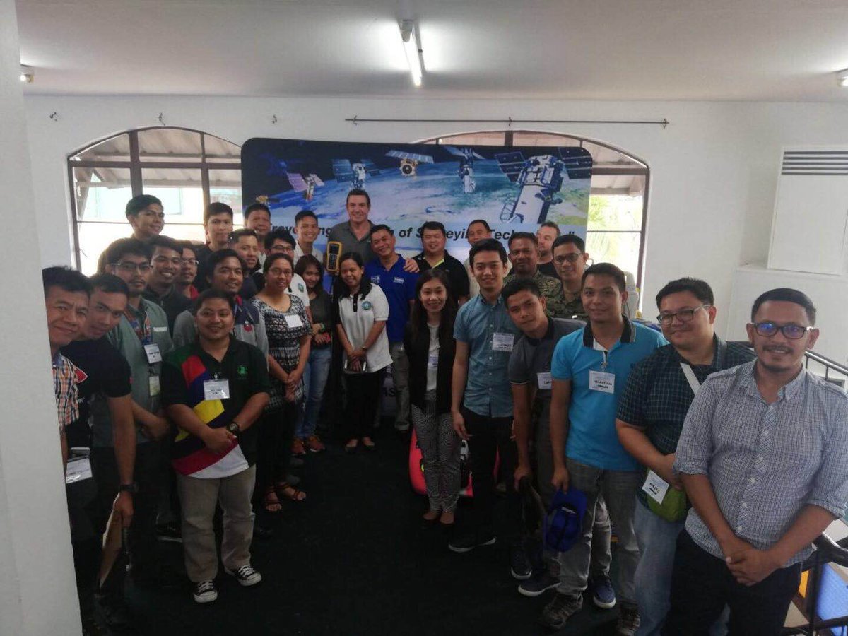waterflowasia's tweet photo. “Thrilla in Manila” 🇸🇽 a salute to Analytics AP and Sea &amp; Land for another week of YSI &amp; SonTek training for Filipino water resource managers! @YSIinc @SonTekYSI @XylemAnalytics #rqpod #M9 #Flowtracker2 #EXO #CastAway (Next Up: Malaysia) https://t.co/9LswZZ9OzR