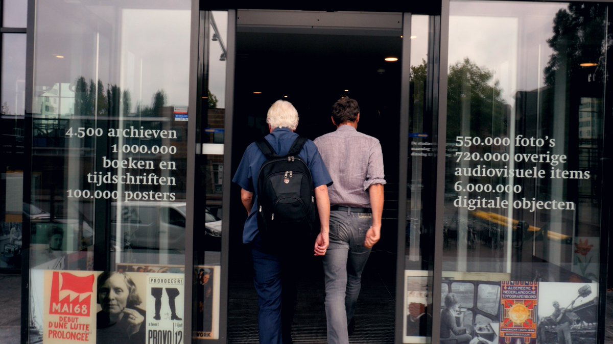 JaarEnDagMedia's tweet photo. Deze week waren we in het @IISG_Amsterdam. Daar hadden we Jan en @Leolucassen voor onze camera om te vertellen over de herziene versie van hun boek Vijf eeuwen migratie. Het filmpje wordt eind deze maand gepubliceerd 🙂 Lees hier alvast meer: https://t.co/zCTwbhbq2I https://t.co/11dNfKpf46