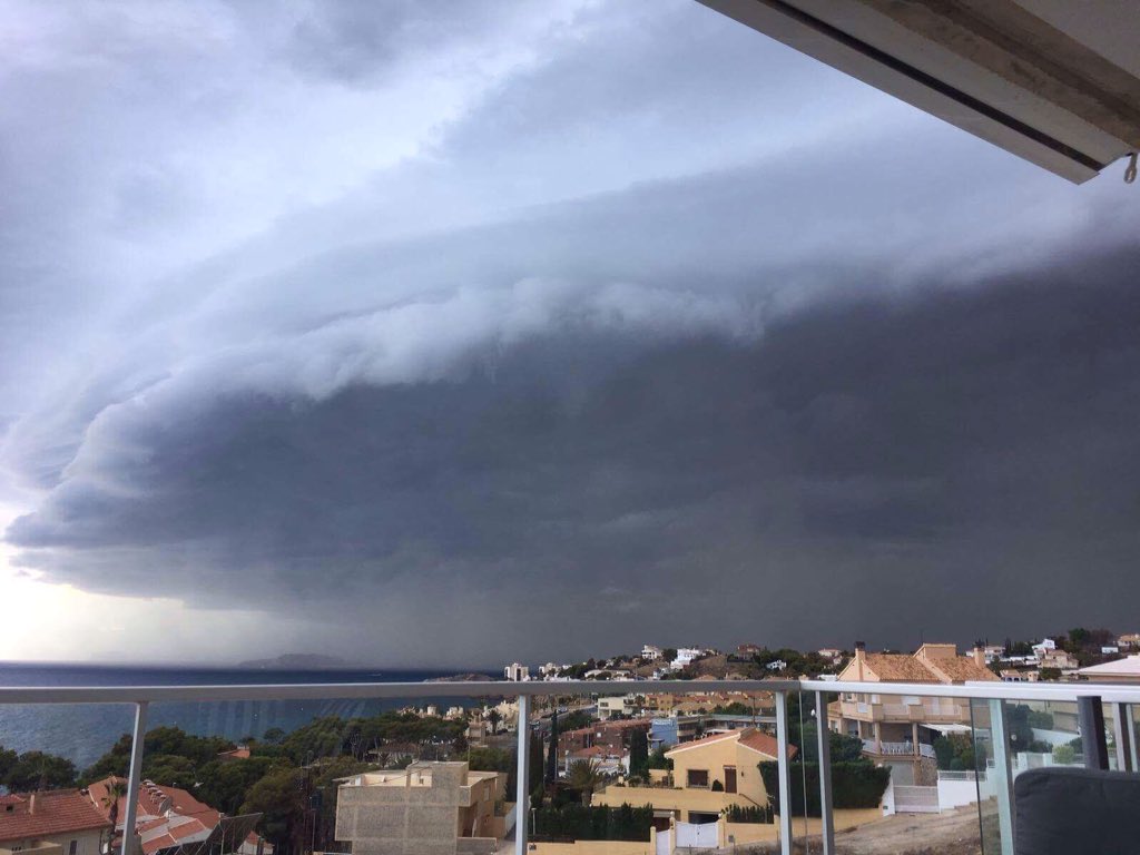 #eustorm Isla Plana, #Espana #Spain 16.8.18 - three warned cells merge into one HP monster storm. Insane chase! 21/30 eustormmap.com for personal SMS alert service.