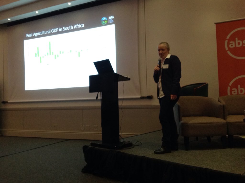 Mmmatlou_Kalaba's tweet photo. #15YearsOfResearchExcellence, #BFAP2018, Dr @tracydavids11 presents the South African Agricultural Outlook, ...Livestock, Field Crops & Horticultures.She puts a disclaimer that an outlook is not a prediction, but just a one set of many possible outcomes. https://t.co/aAULI15KNu
