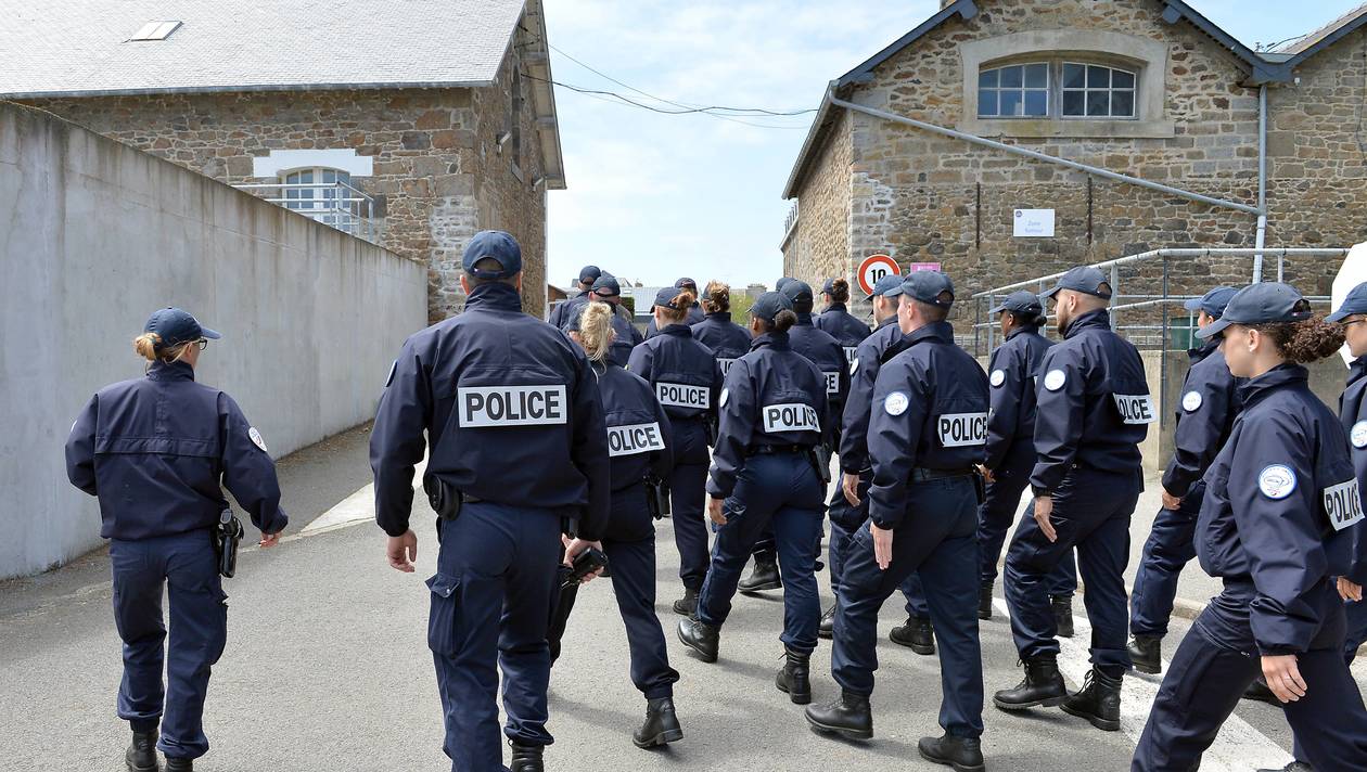 Police nationale on Twitter "[#IlsSontPoliciers] Immersion à l’École