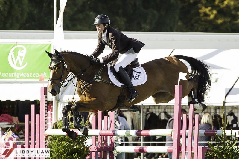 USGsport's tweet photo. Good luck to our sponsored riders competing this weekend at @somerfordpark James Sommerville @TSEventing Claire Fielding @Fieldingeventin we are proud to protect them! #somerfordpark #cheshire #britisheventing #equiairbag https://t.co/MBKj4HQ2tI