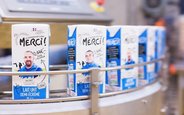 eleveursmerci's tweet photo. 10 millions de litres de notre #lait vendus en 7 mois 🔝 10 millions de MERCI! 😀 
https://t.co/bp3SdUqfHe
#LesEleveursVousDisentMERCI https://t.co/SSkd3JPRFN
