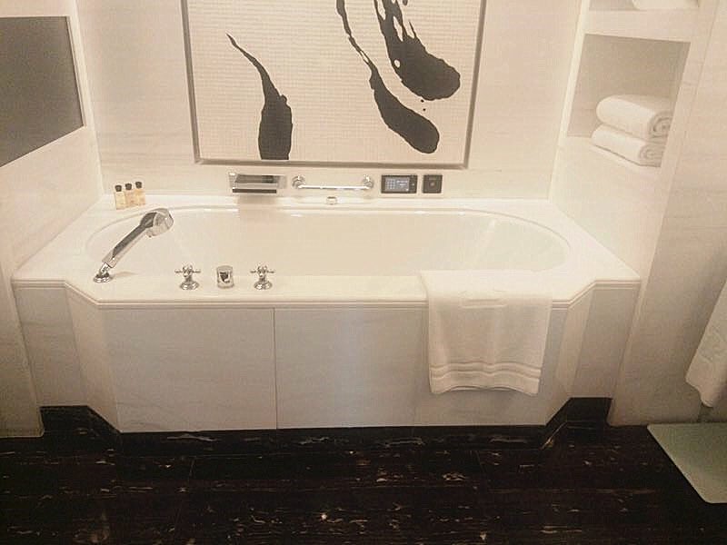 CelineHong's tweet photo. How about building a bathtub at home?★White Star Marble★ https://t.co/gYf2dtDxs1