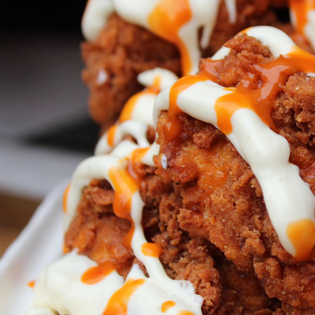 motherclucker's tweet photo. #TGIFRYDAY! 🔁RETWEET for a chance to win #FREECHICKEN 🙌

Find us:👇

🔥Shop, EC1R 4SD: 12 • 22
🔥Truck, #ElysYard: 12 • 21
🔥#FlatIronSquare: 12 • 14/18 • 22
🔥#HawkerHouse: 17 • 22
🔥#DeliverooEditions, #Whitechapel: 17 • 22 https://t.co/TcFXhACYdI