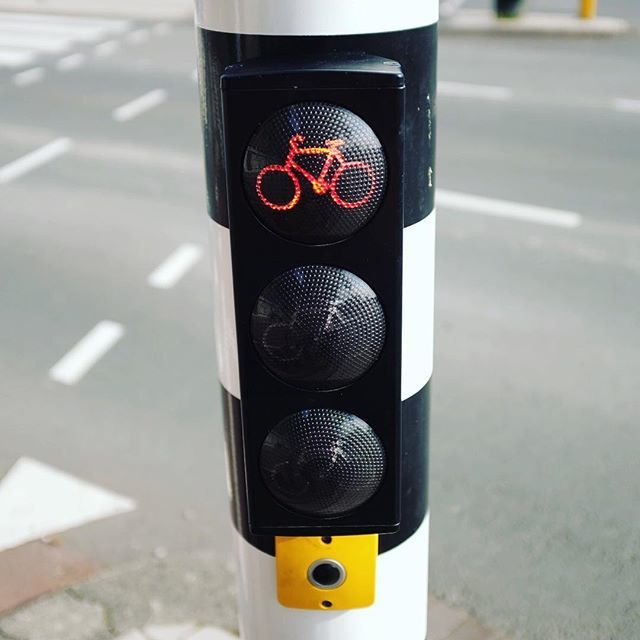 DutchProQuo's tweet image. #amsterdam #cycling
Money can’t buy happiness, but it CAN buy great infrastructure ift.tt/2Bj9G4A