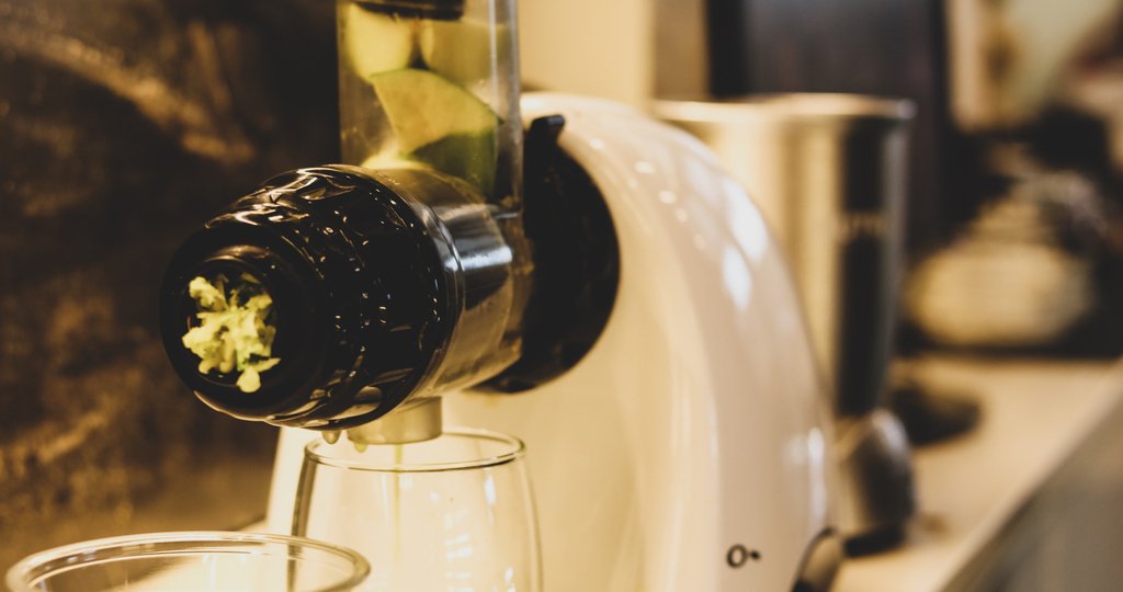 It's going to be a cold weekend in Cape Town and your body needs nutrients to get through it.
Our made-to-order juices are packed with pure goodness. You tell us what you want, and we make it.
Your body will thank you.
#smakdeli #capetownfood #capetownfoodie #wheretoeatincapetown