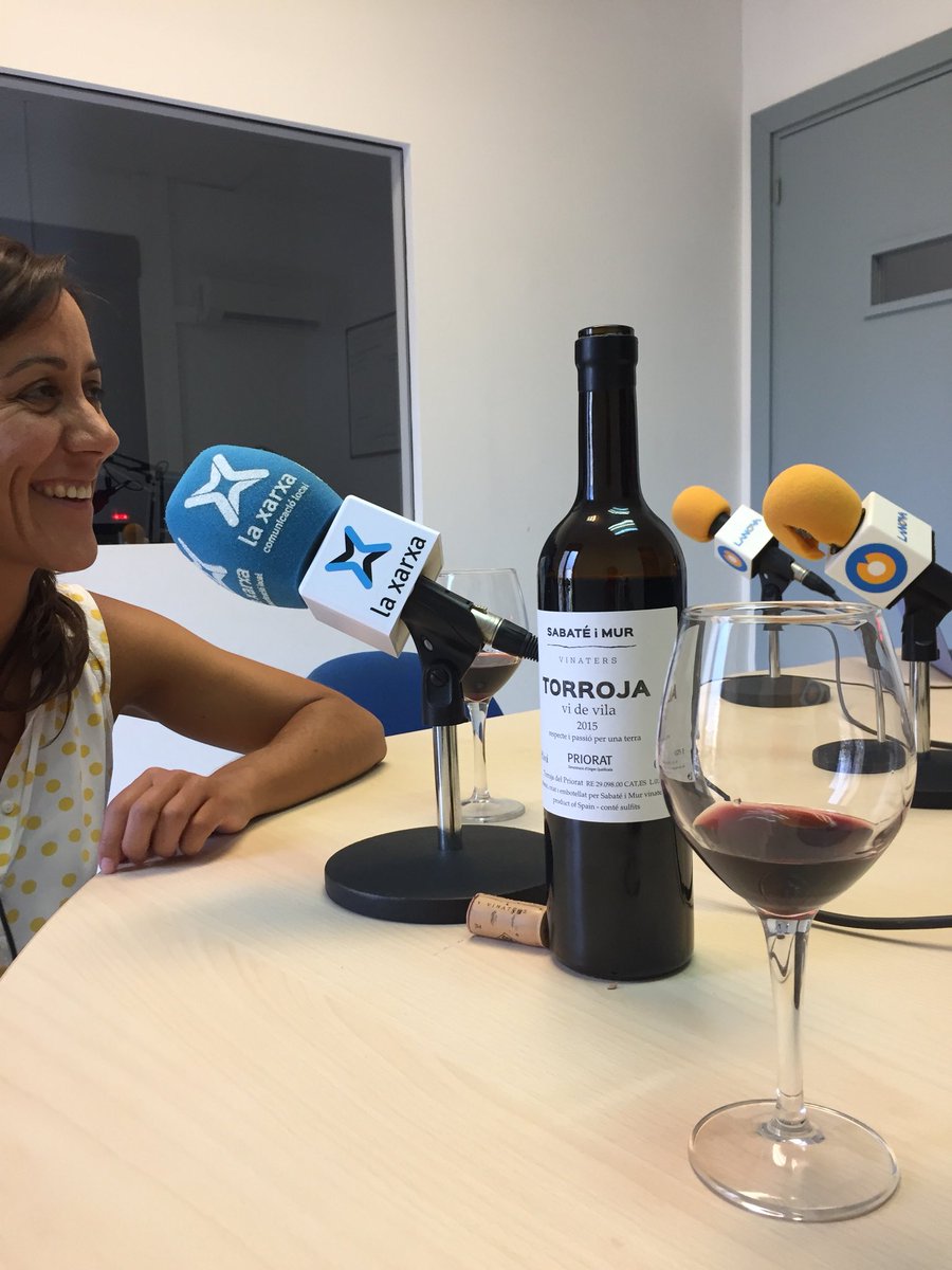 rtroyano's tweet photo. .@LANOVA_radio #carrermajor a punt per explicar les novetats d la @nit_de_vins q demà se celebra a #Torroja del #Priorat @sabateimur amb @sptorras #vicatalà 🍷 https://t.co/K7TedcdAQK