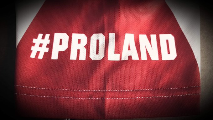 View image on Twitter