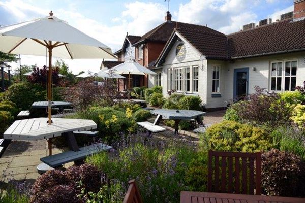⭐ General Manager vacancy in Rugby 💫We are seeking an ambitious pub or restaurant General Manager for the Butler's Leap on the outskirts of Rugby. For more info and to apply, follow the link ⤵️vacancies.marstonscareers.co.uk/vacancies/vaca…