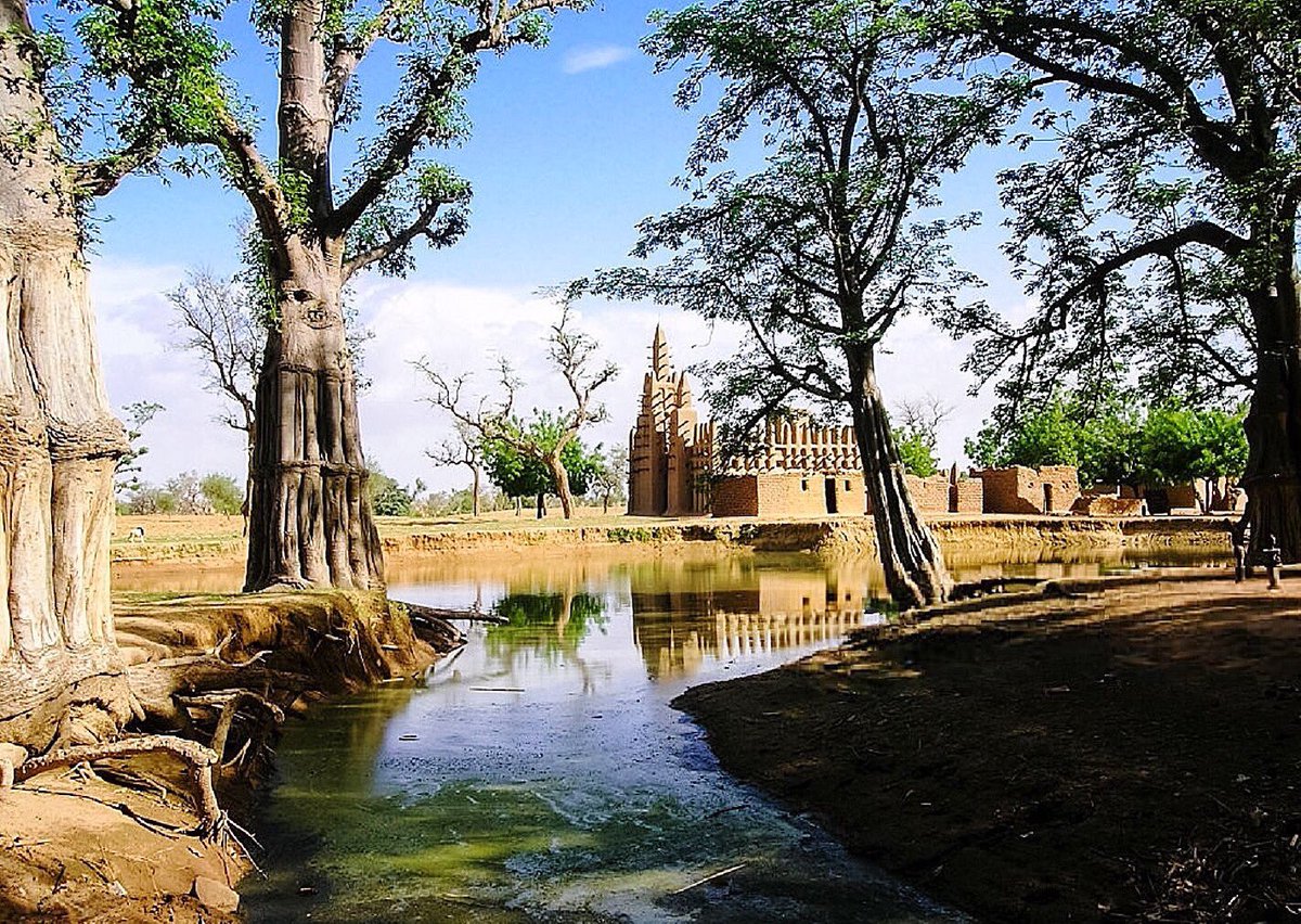 HamadarSahel's tweet photo. ☺️ Passez une excellente journée!
🕌 la magnifique Mosquée de Kani-Kombole en Pays Dogon - Mali.
•
Tag quelqu’un pour lui montrer la beauté du pays dogon.
•
•
#Mali #mosquee #sahel #saheltravel #Sahellifestyle #grin223 https://t.co/hbOIqGDba7