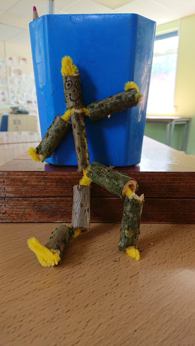 RyanTritton's tweet image. Natural craft with the kids @WoodrowHH. elder men. #bushcraft #kidscraft