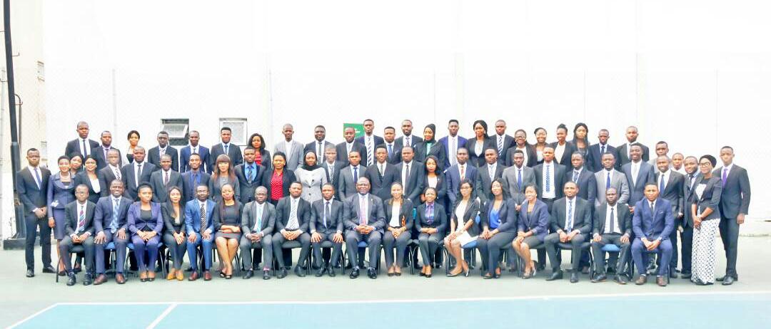 Similoluwa____'s tweet image. It was an inspiring moment with the boss @AAdeduntan himself and these geniuses @FirstBankngr #firstacademy #foundationschool . Aptitude + Attitude = Altitude 👌