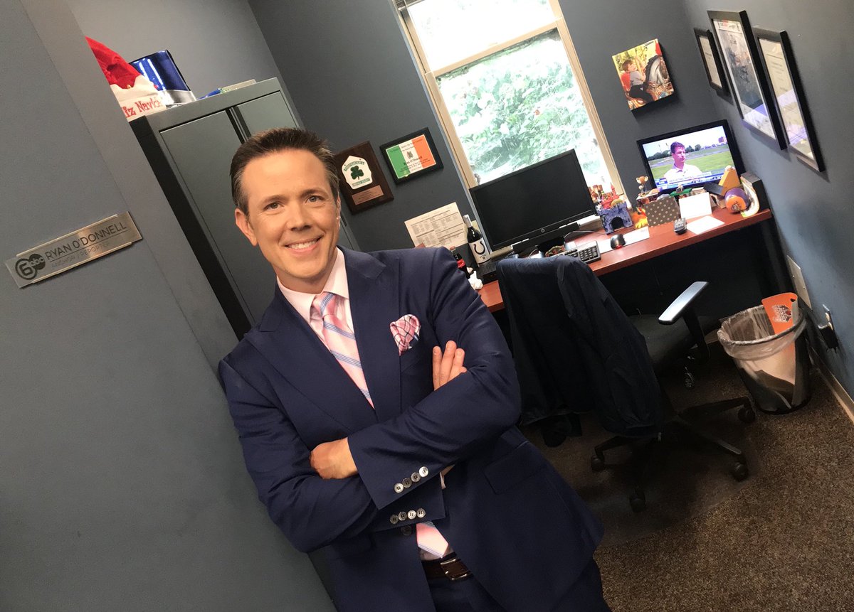 WATEODonnell's tweet photo. That’s a wrap! Thank you East Tennessee for 3 wonderful years, allowing me into your home every night and being apart of numerous community events! I’m headed back to my home state of California, to the city by the bay, to anchor at KRON and be closer to family. @6News #WATE https://t.co/wLoWUzigHz