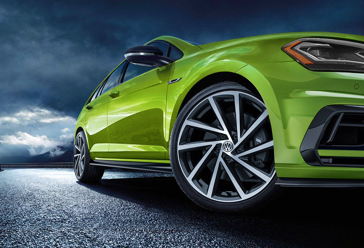 Segurient's tweet image. Order the 2019 VW Golf R in 1 of 40 cust 
 feedproxy.google.com/~r/Motorauthor…