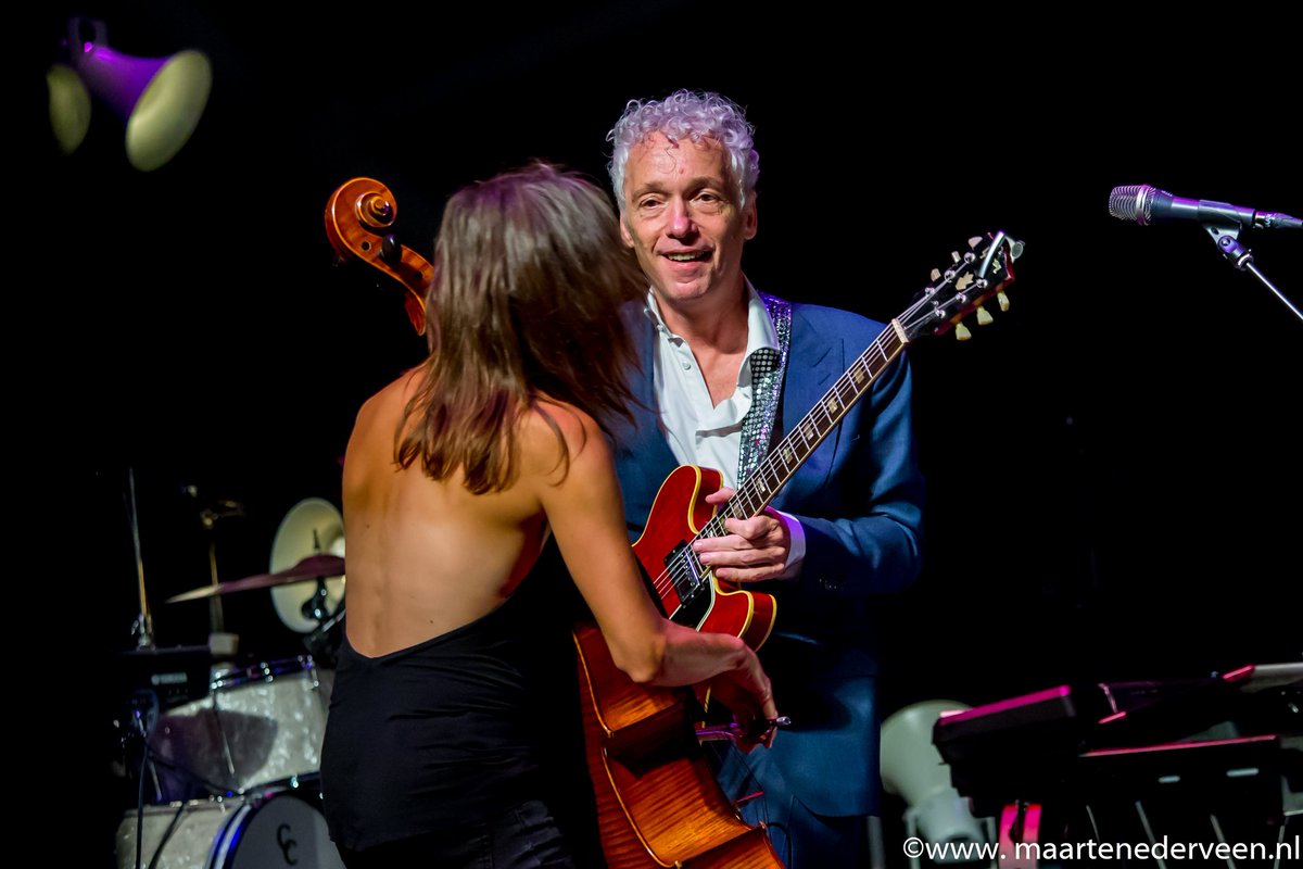 Gisteravond draaide <a href="/spinvis/">eli is locked IN.</a> proef in het <a href="/zuiderparktheat/">Zuiderparktheater Den Haag</a> voor komende zondag op <a href="/Rapid_Razor_Bob/">Lowlands Festival</a>. Hier lees je hoe dit was: bit.ly/2vQzY9l