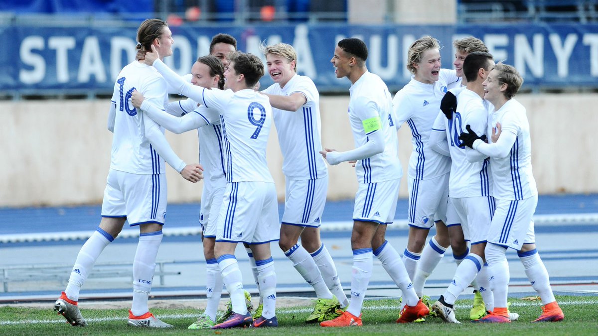 ⚠️ The App that could change football ⚽

17 year-old Oliver was about to give up on football until he downloaded <a href="/Tonsser/">Tonsser</a>. Now he's signed for <a href="/FCKobenhavn/">F.C. København</a> 📝

 📻: bbc.in/2nLZfwV ⬇️⬇️

Tune in to Sportshour tomorrow 0900 GMT to find out more...