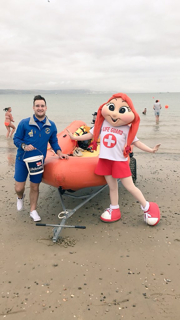SarahJWey's tweet photo. #weymouthbay18 #MyHavenDays @haven Carnival Day with Polly raising money for #RNLI https://t.co/4RgdXKOpLE