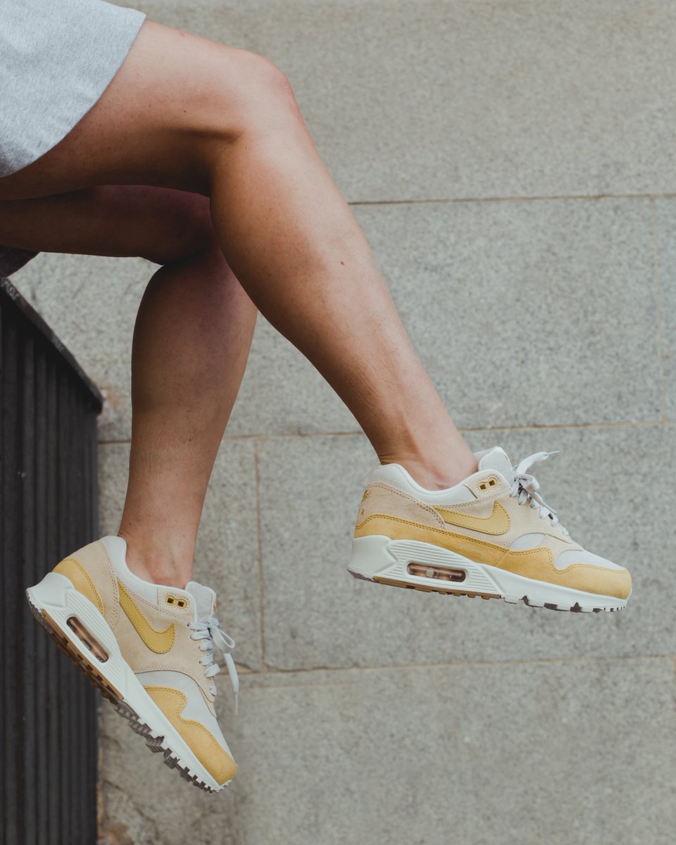 nike air max 90 wheat gold