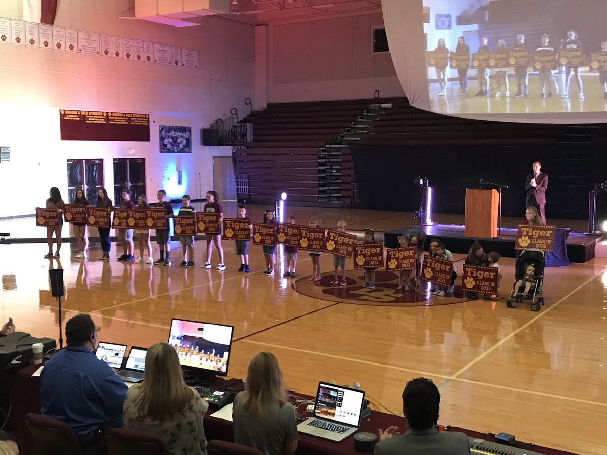 CoachMilesWSE's tweet photo. I’m not crying, you’re crying. 💛😢#IamDSISD https://t.co/LEzImLoAnb