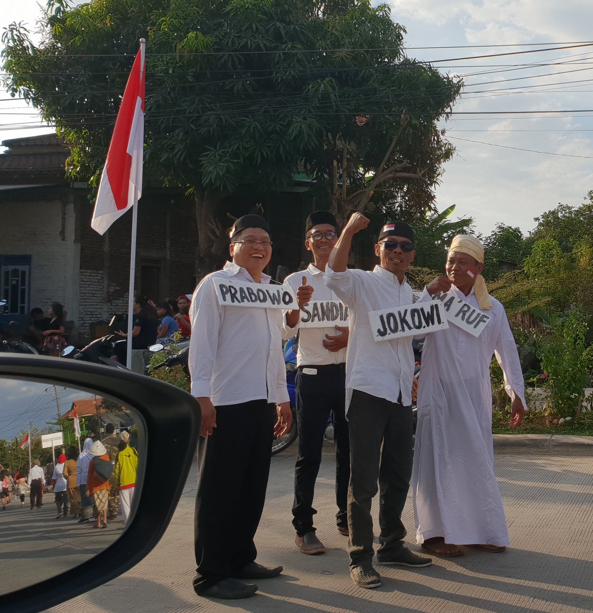 clauddja's tweet photo. Semarang ... so creative. Happy Independence Day. Towards better Indonesia! https://t.co/pg3jssl1Qz