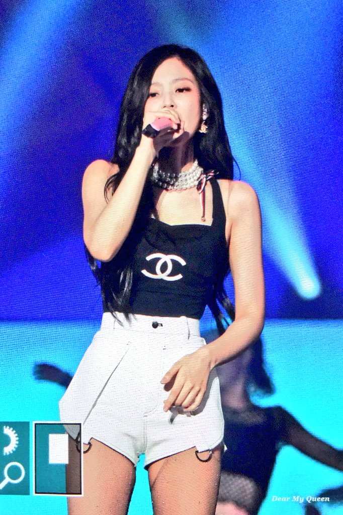 BB_0119's tweet photo. BLACKPINK ARENA TOUR  2018

めちゃくちゃ楽しかった🤣JENNIEやばすぎ🙂
#BLACKPINK
#JENNIE https://t.co/CfjygQq9f4