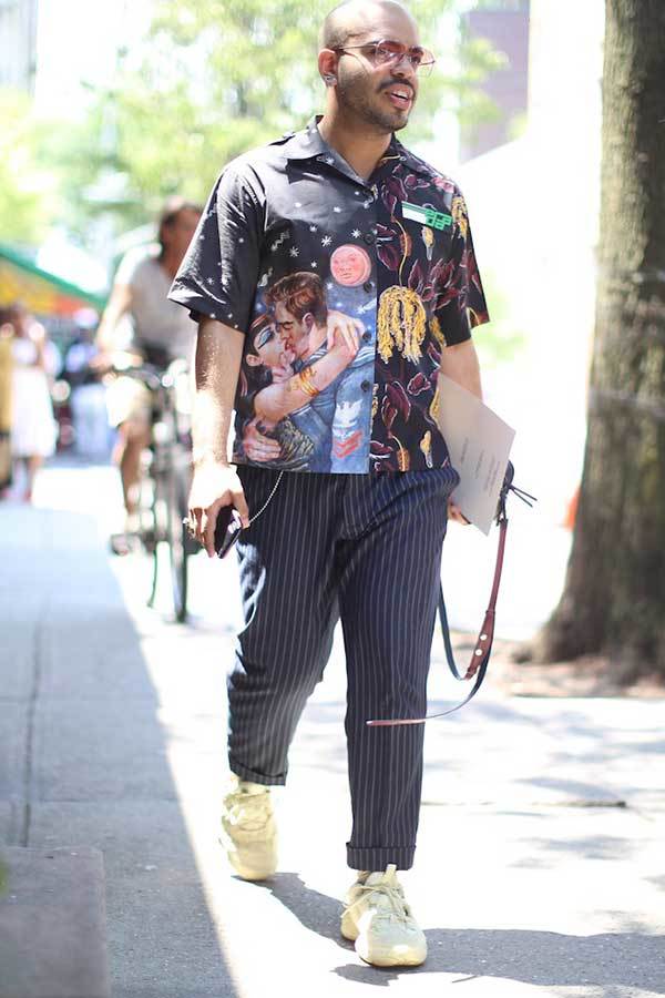 メンズ ファッションスナップ フリーク 黒半袖柄シャツ ネイビーストライプスラックス アイボリースニーカー コーデ詳細 T Co Ln0w1zhh22 T Co Xx5p5bxsm0 Twitter
