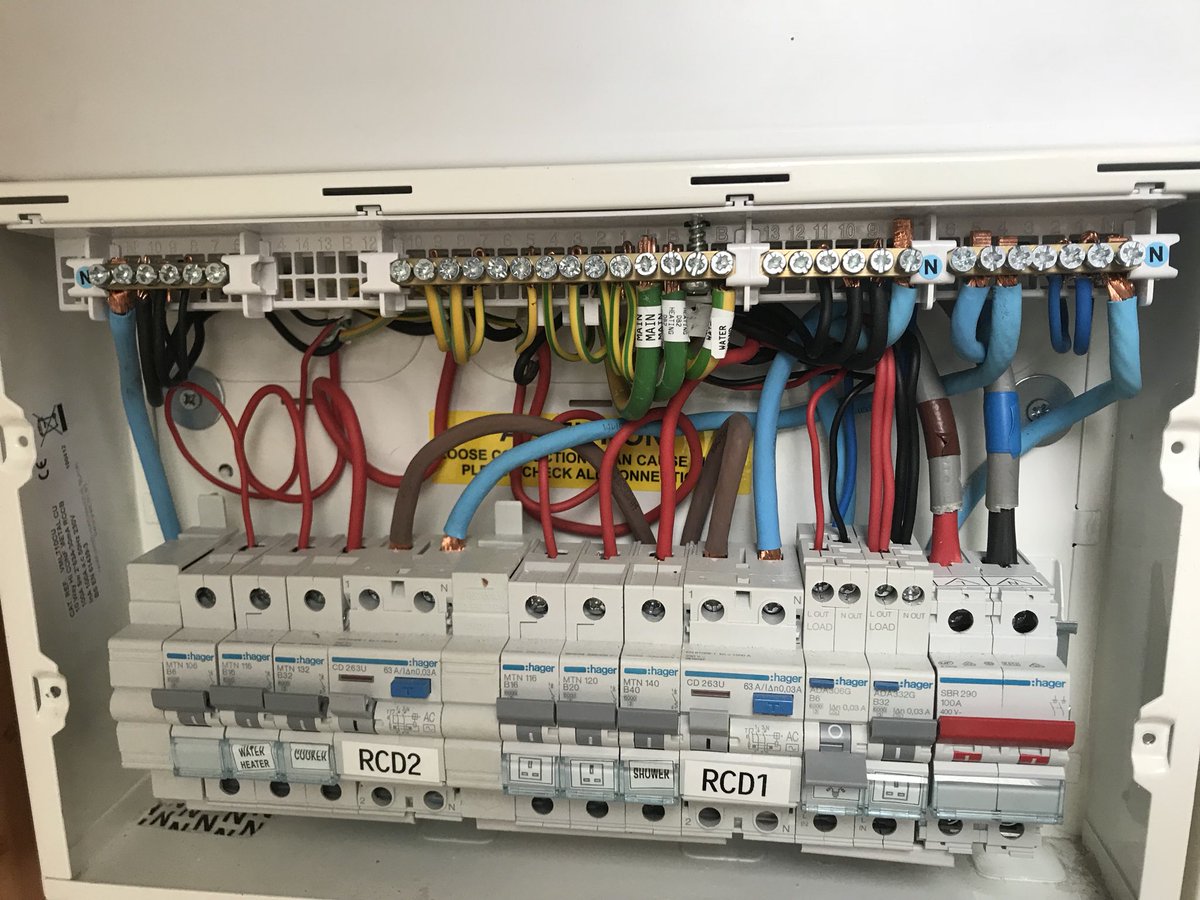 NickNjlight's tweet image. yesterday’s board replacement job compact rcbos for sockets and lighting and heating board @hageruk #HagerGang