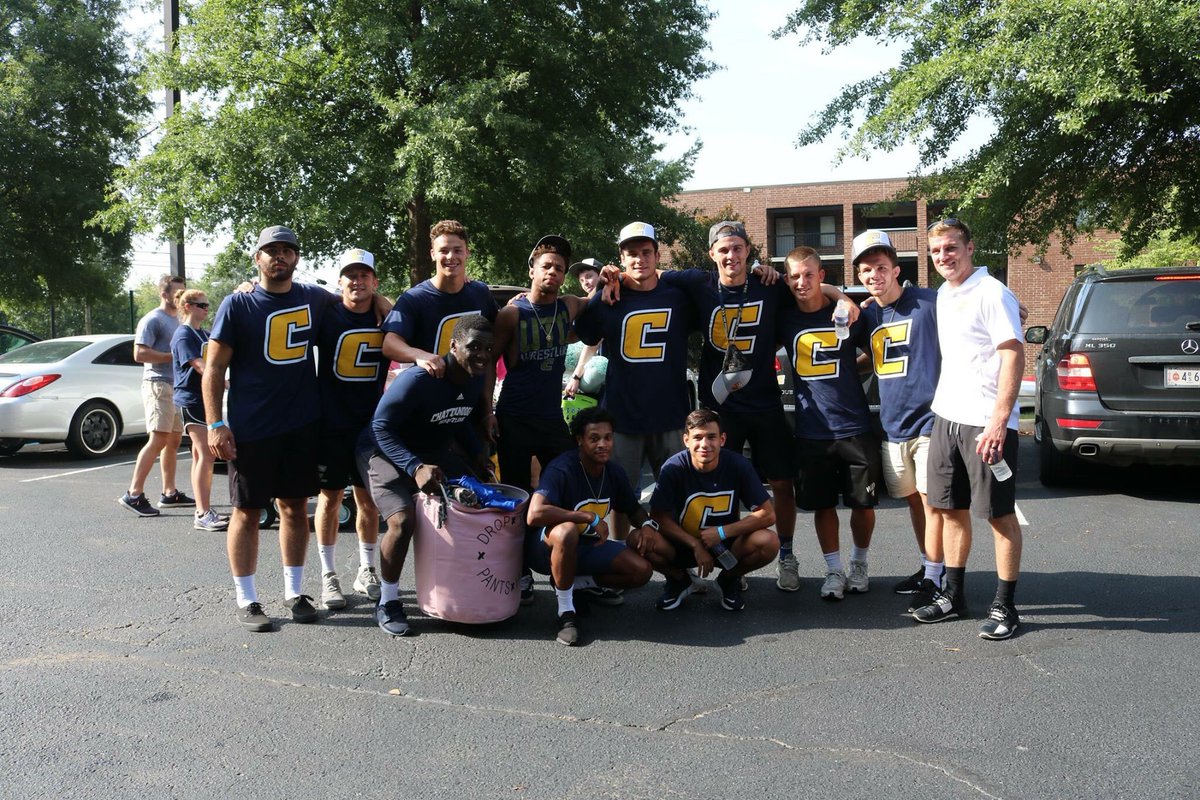 GoMocs's tweet image. Few pics from our Mocs helping out w/ move in! 💙💛
More 📸’s here:  facebook.com/59109579782/po…
#OMI18 #MocsFlockBack #UTC22
