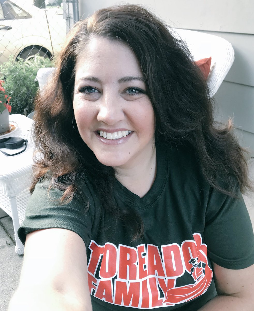 angela_lange25's tweet image. Happy 1st Day of School for me!! #backtoschool #toreadors