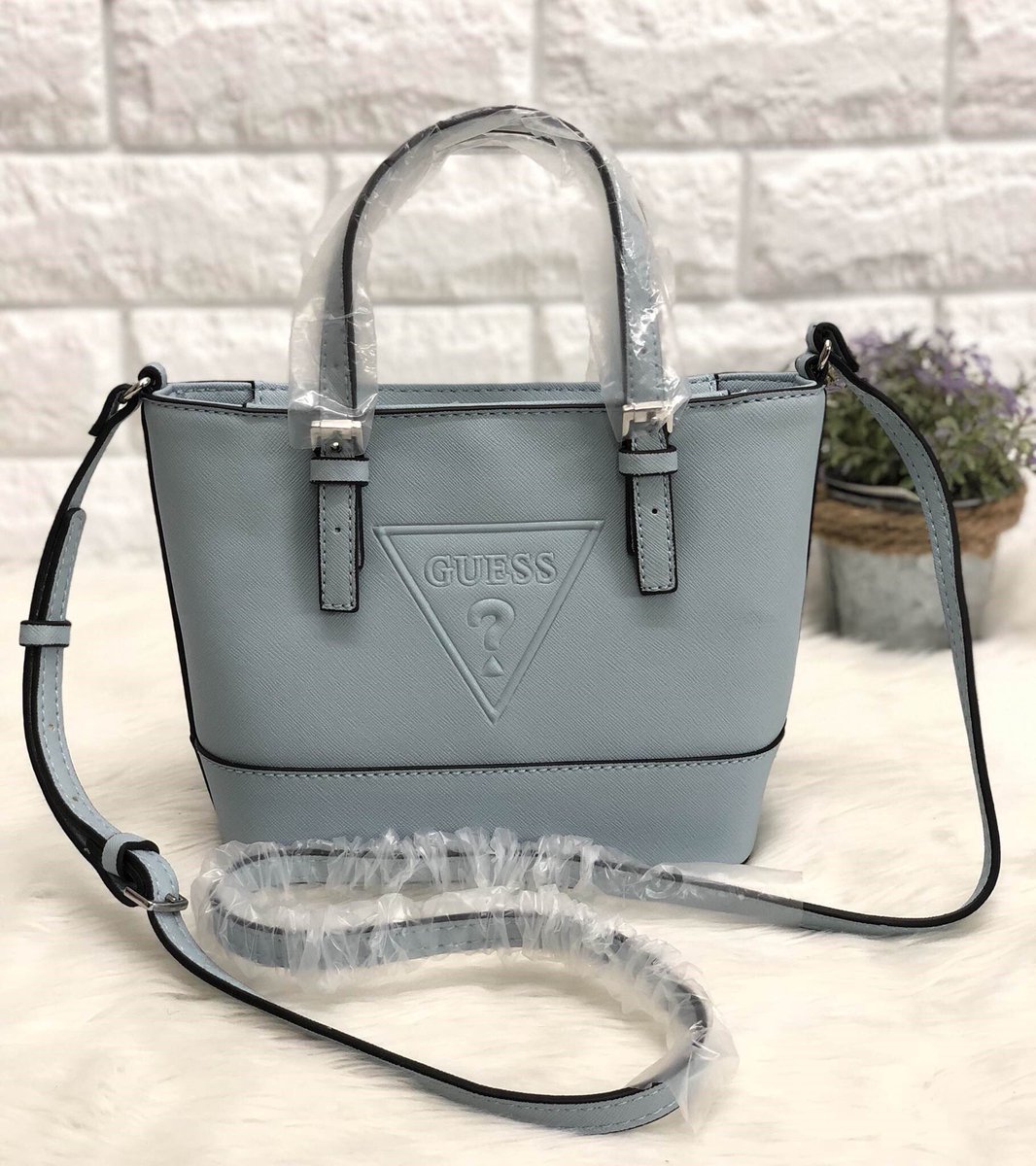 guess baldwin park mini crossbody bag
