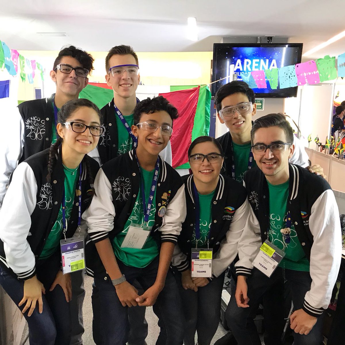 TeamMexicoFGC's tweet photo. 🇲🇽Estén atentos de nuestro Twitter e Instagram, donde estaremos posteando los resultados de nuestros partidas. ¡Día 2, aquí vamos!
🇺🇸Keep tunned to our Twitter and Instagram, where we'll be posting the scores of our matches. Day 2, here we go! 
#FGC2018 #MundialDeRobotica https://t.co/UbREQ3Bopb