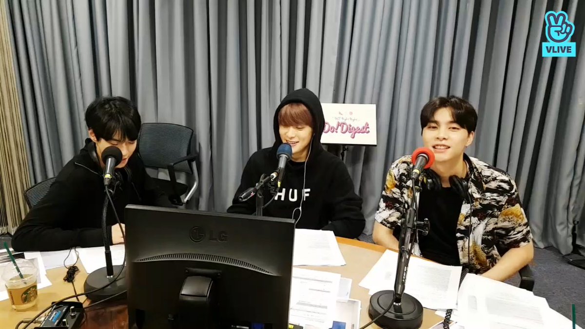 johnnyswoods's tweet photo. 오늘 세 명 다 넘 귀엽다 💕 엔나나 10년 할 수 있다‼️ https://t.co/aWvukJDGue