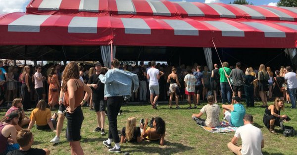 Vandaag is het drie dagen durende Lowlands festival ‘officieel’ begonnen. Samen met onze beveiligers, servicemedewerkers en verkeersregelaars maken we er een succesvolle editie van! <a href="/Rapid_Razor_Bob/">Lowlands Festival</a> #LL18 #lowlands2018 #lowlands