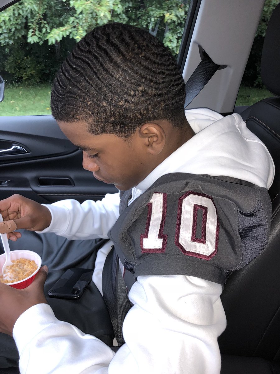 Just_Nic07's tweet photo. He’s wearing #10 this year😍. High School Football Kicks Off Today🏈🏈🏈 Meet the Lawrence Central Bears at Lucas Oil Stadium for an 8:30 kickoff. #LCHS #BearNation #MyFavDB https://t.co/2M1rwzROA4
