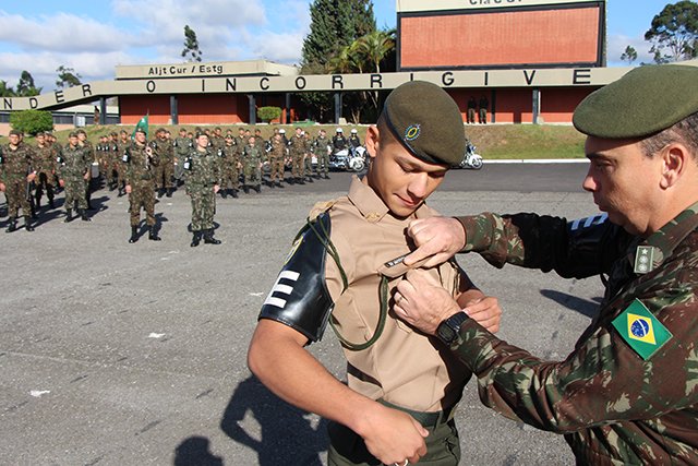cmse_exercito's tweet photo. 2º Batalhão de Polícia do Exército realiza cerimônia de encerramento do Curso de Formação de Cabos: https://t.co/KO5TWo64VO #2BPE #BatalhãoGeneralVentura #Bandeirantes #TudoPeloBrasil #SeuExércitoNuncaPara https://t.co/AMzOmS1KPD