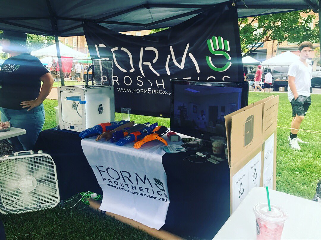 form5prosthetic's tweet photo. Awesome first community plastic drive! Thanks for having us New Albany Farmers Market👋🏽♻️
@NewAlbanyOhio @HealthNewAlbany
#Form5Prosthetics #Form5Filament♻️ #RecyclePlastic #TrashToTreasure #3DPrinting #AdditiveManufacturing #Plastics #Recycle #GreenBusiness #GreenTech https://t.co/BesXzmyxQ1