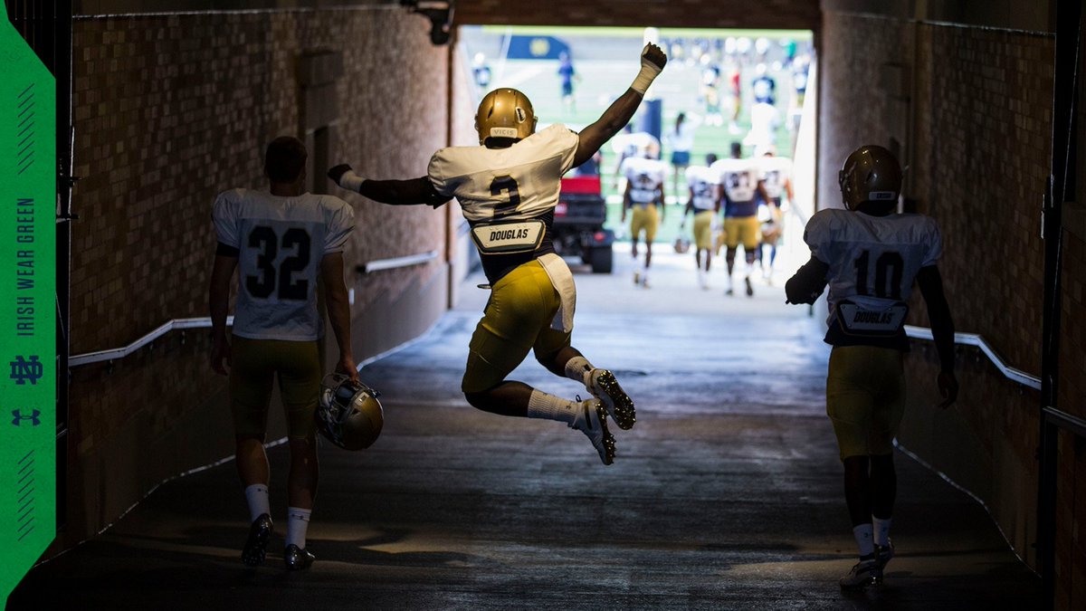 FightingIrish's tweet photo. ✅ #FridayFeeling
✅ 1️⃣5️⃣ days until 🏈 

Jump for joy, #NDFamily! @NDFootball's just around the corner.

#GoIrish #IrishWearGreen https://t.co/4tAjIJcH5w