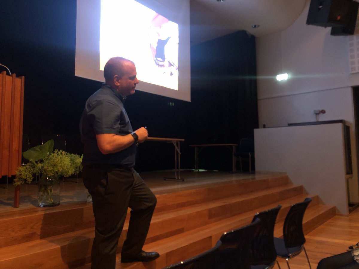 What ideas do you have to use to encourage learners to give their effort and not to give up? Good conversation! #hugarfarVaxtar