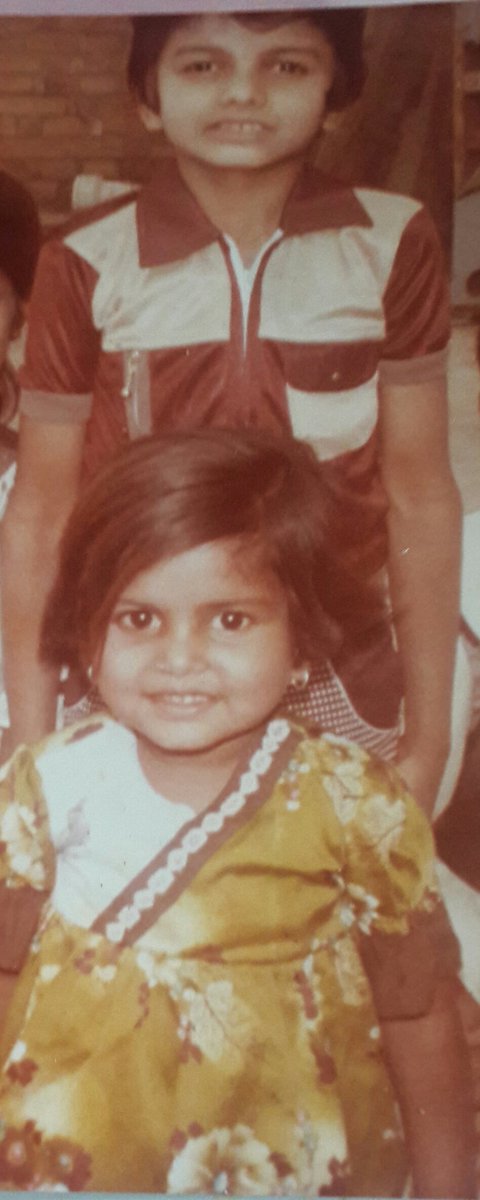 PritiNivoriya's tweet photo. @TweetinWithElan Caption - ❤❤Jo sath mei khayi chori chori Mithai Aur Mummy ki Pitai 😂😂
#Contest #Siblinglove #ThrowbackwithElan
#ContestAlert #RakshaBandhan #ElanStyle #LivingWithElan #homedecor
Join @JayshreeMalhot2
@GauravP26479152
@piyushpuri12
@Raghavendra0703
@DrSanthoshSoans https://t.co/tn1s1df9BS