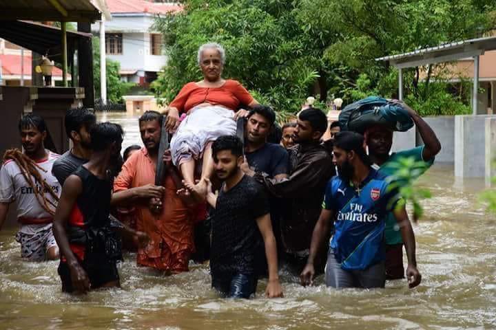 rampalarjun's tweet image. Heart wrenching visuals I just received from Kerala. Nature’s wrath has no mercy. Prays for the people of Kerala. Salute to our armed forces and fellow citizens who work to help one another. Let’s do our bit #KeralaDoyourbit