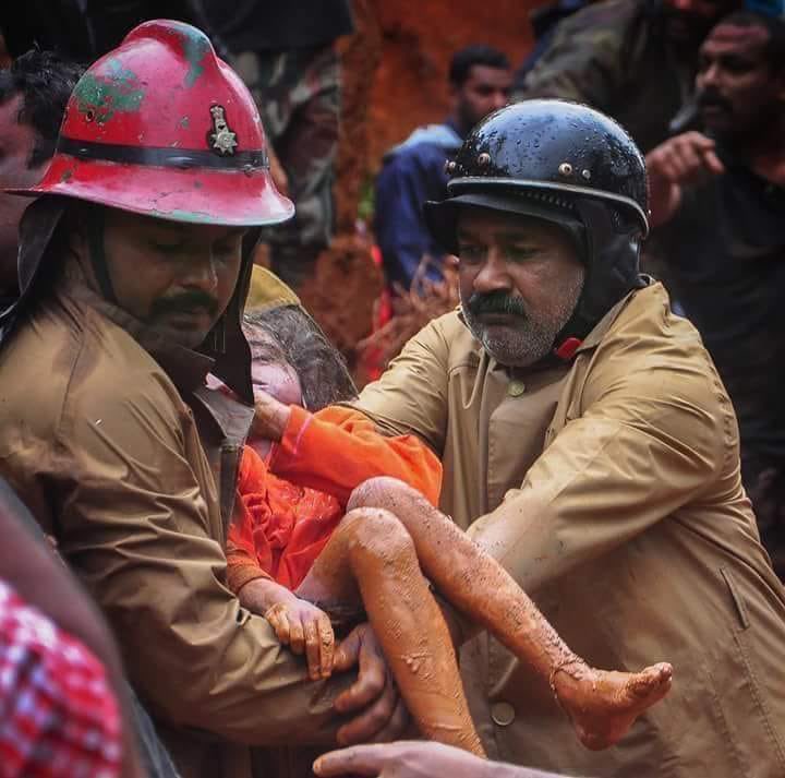 rampalarjun's tweet image. Heart wrenching visuals I just received from Kerala. Nature’s wrath has no mercy. Prays for the people of Kerala. Salute to our armed forces and fellow citizens who work to help one another. Let’s do our bit #KeralaDoyourbit