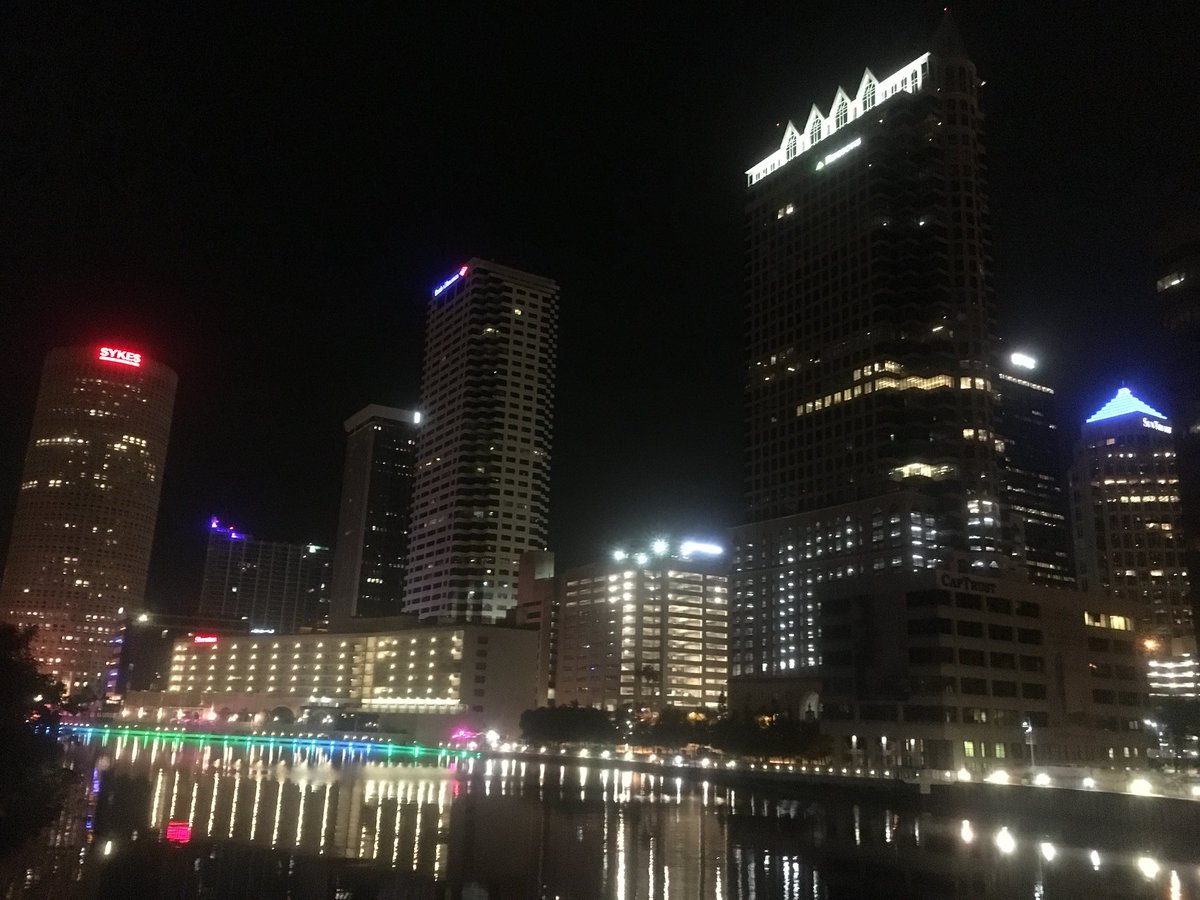 GoRunningTampa's tweet photo. Friday RunDay! @tampariverwalk @Tampasdowntown #gorunningtourstampa #seetampabaythehealthyway #downtowntampa https://t.co/LsUjPycESy