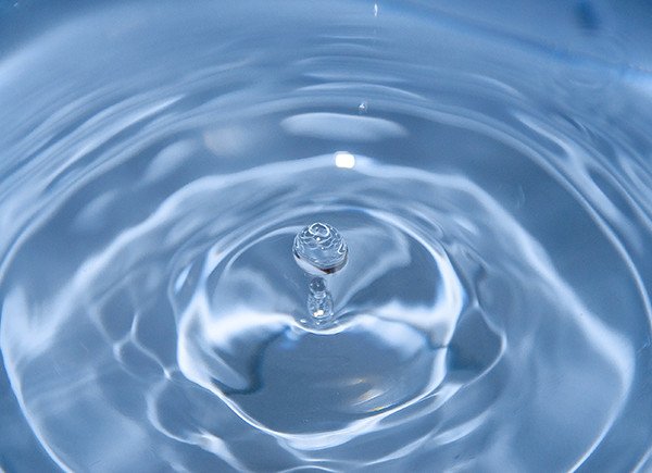 Easy ways to get hydrated and drink more water bit.ly/2OMQr6b #water #hydration #nutrition #wellnessblog