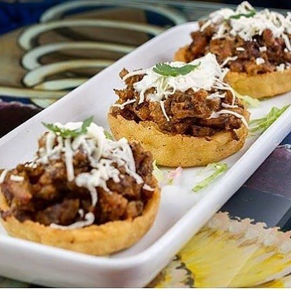 AgaveRest's tweet image. ¡Los Viernes se necesita de un trío perfecto y delicioso! 😏🍴 ¿No les parece? ♥️
¡Te esperamos a partir de las 12:00pm!