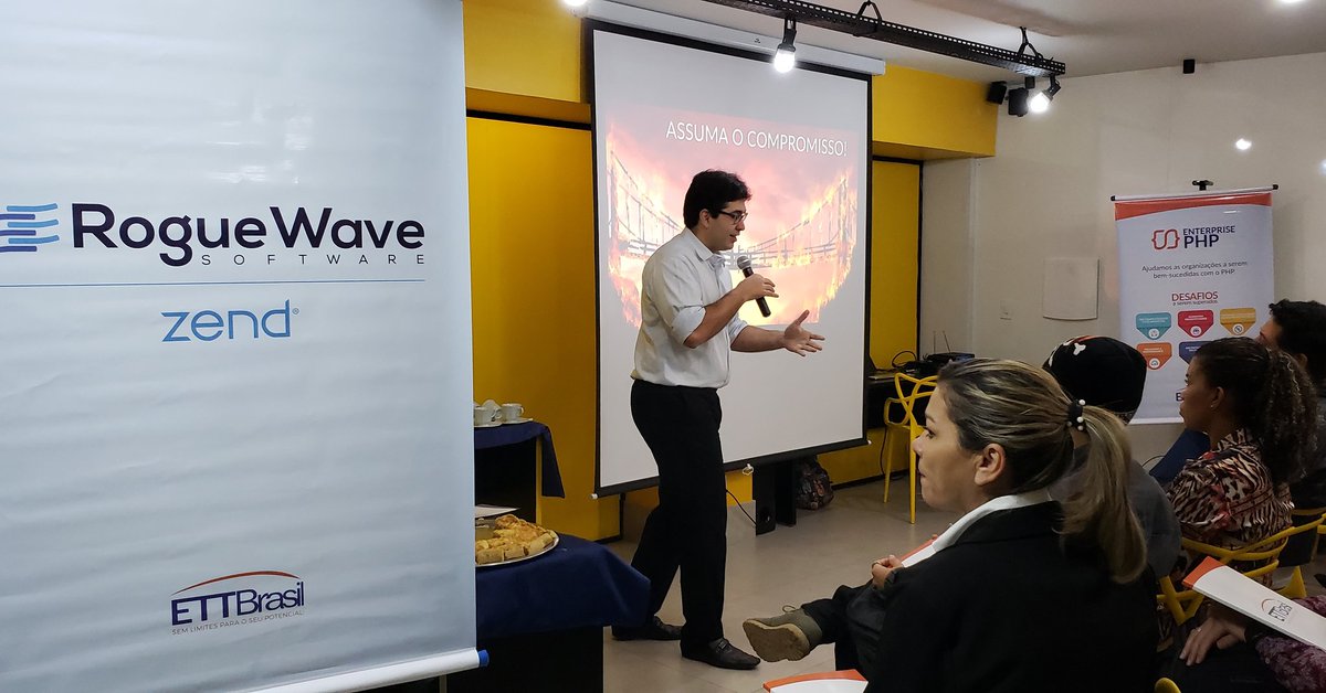 ETTBrasil's tweet image. Na primeira palestra do #CafeComPHP 6°Edição, Erico Vasconcelos falou sobre como ter sucesso como programador.

#CafeComPHP

#Zend #PHP #PHPDF #EnterprisePHP #phpsp