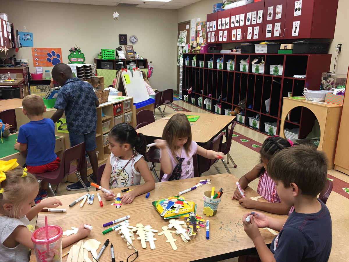 Room2RocksTRPS's tweet photo. Room 2 making their “Safe Keeping People” for our class Safe Keeping box #Room2RocksTRPS  #trpsexcellencebegins https://t.co/CxZ76x80Vp